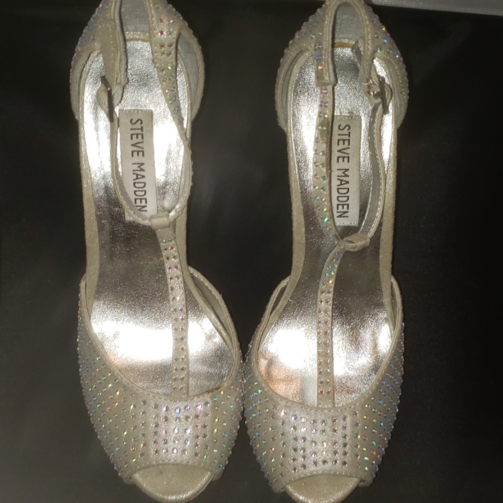 Steve Madden Size 7M Strappy Rhinestone Hi…